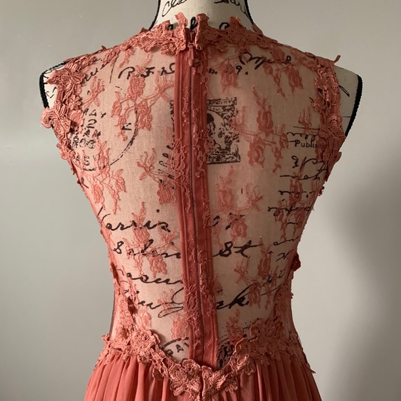 Boutique Gown - Picture 9 of 9